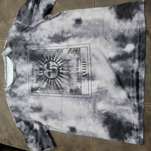 2 Tshirts - Picture 2 of 3